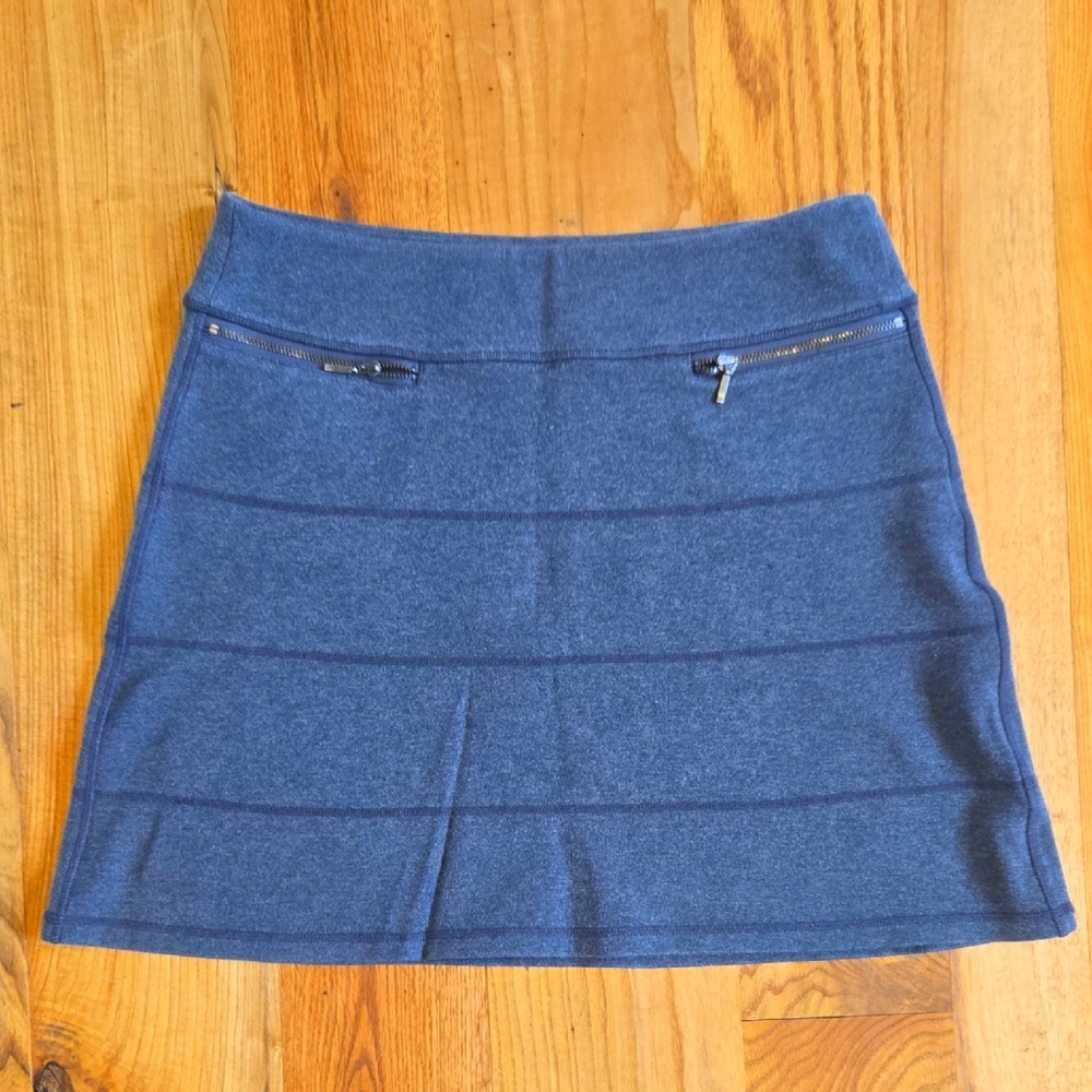 Women's Athleta Skirt Size Medium Heavy Jersey Knit Gray With Pockets.
